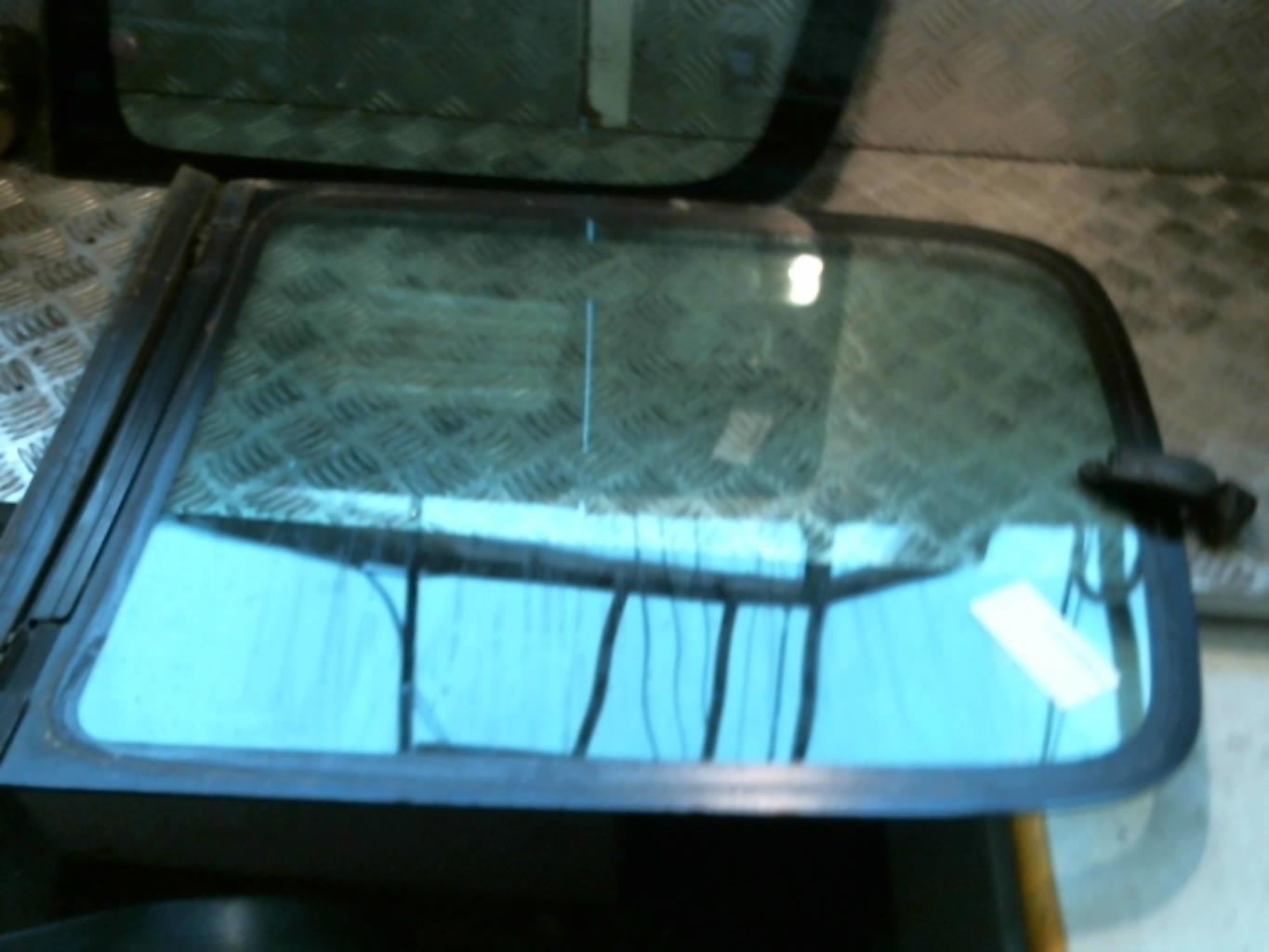 Custode arriere gauche CITROEN BERLINGO 1 PHASE 1 Essence - 1