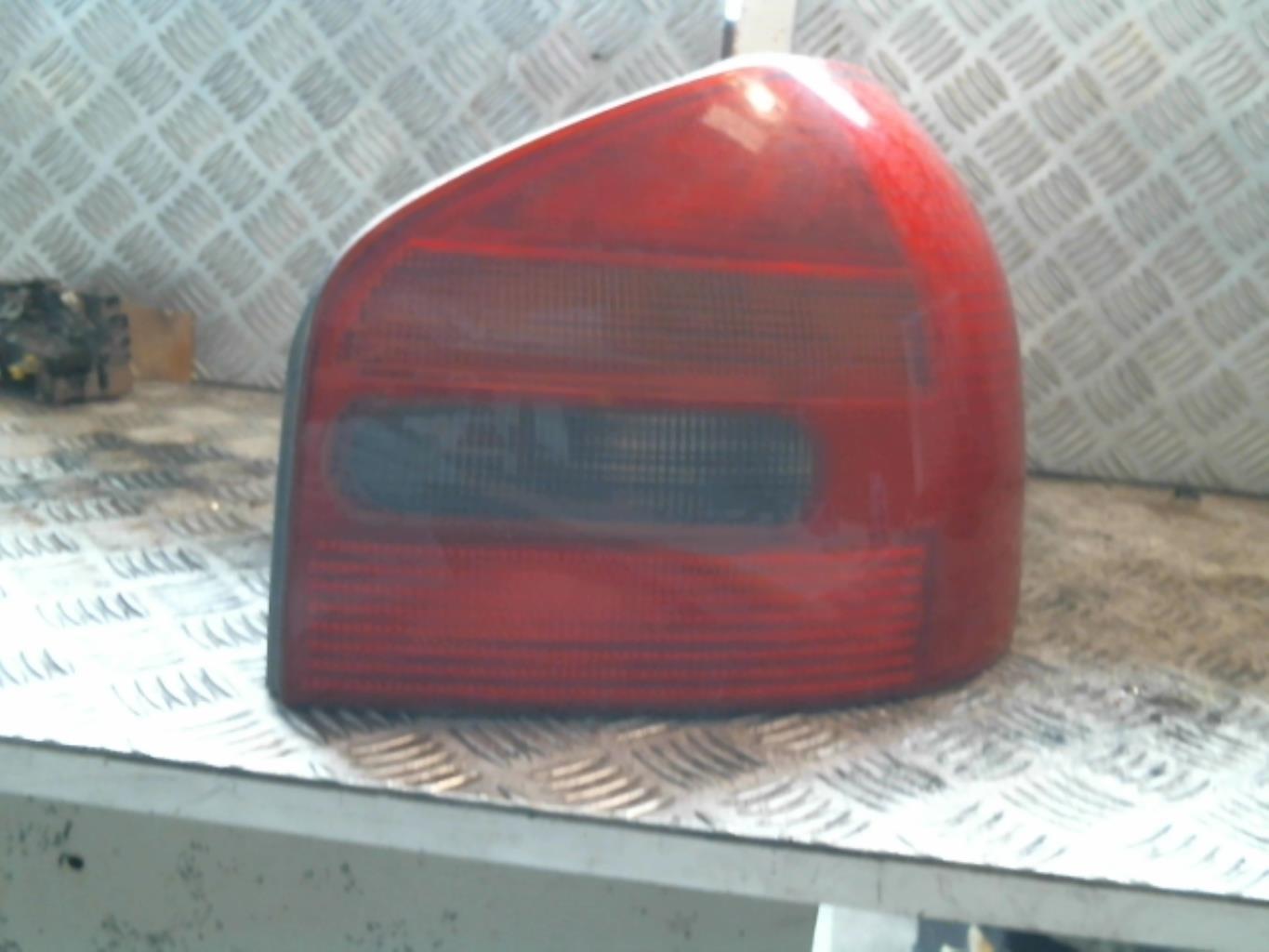 Fanale posteriore principale destro (luci) AUDI A3 1 PHASE 1 Diésel - 1