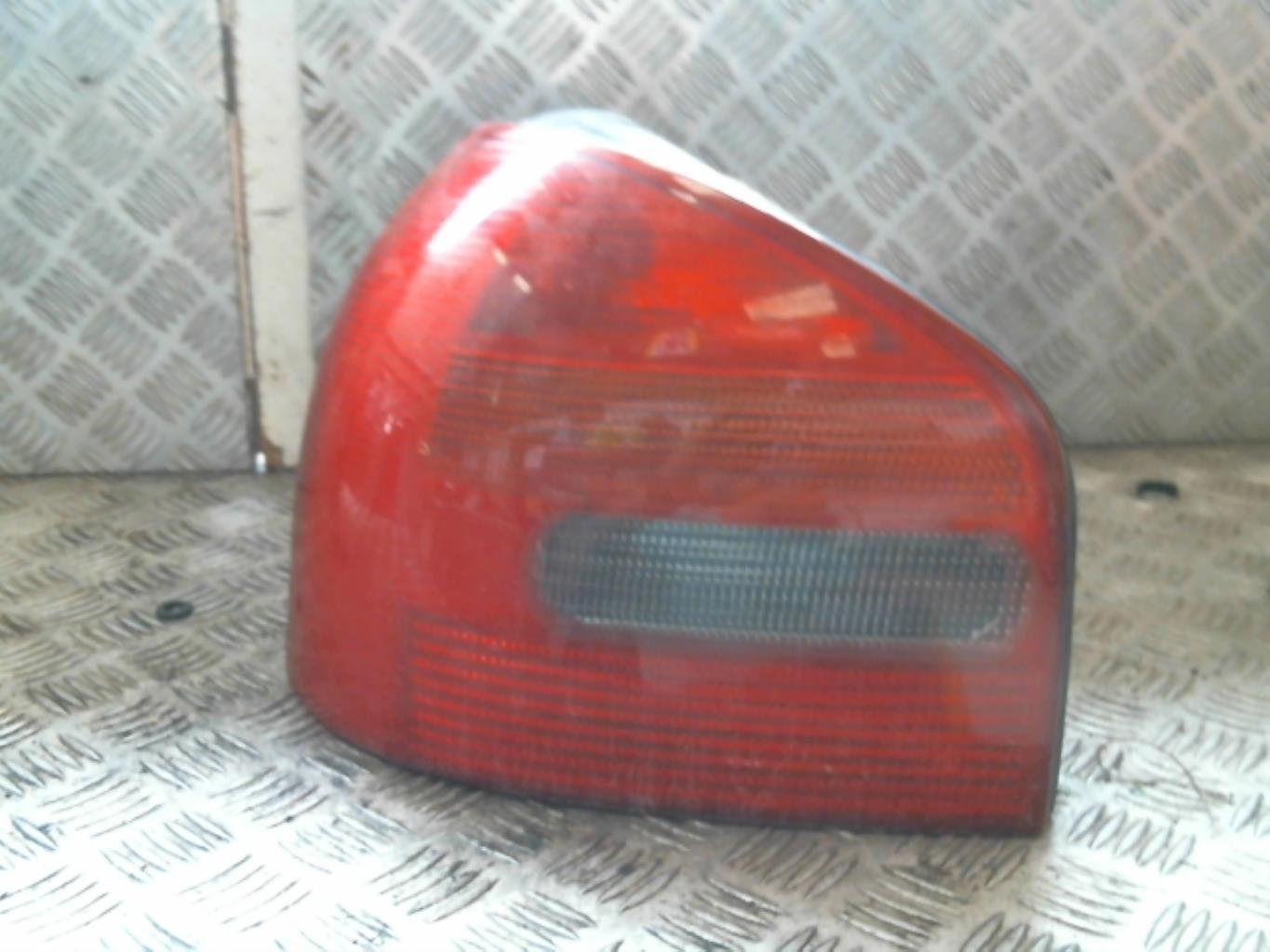 Fanale posteriore principale sinistro (luci) AUDI A3 1 PHASE 1 Diésel - 1