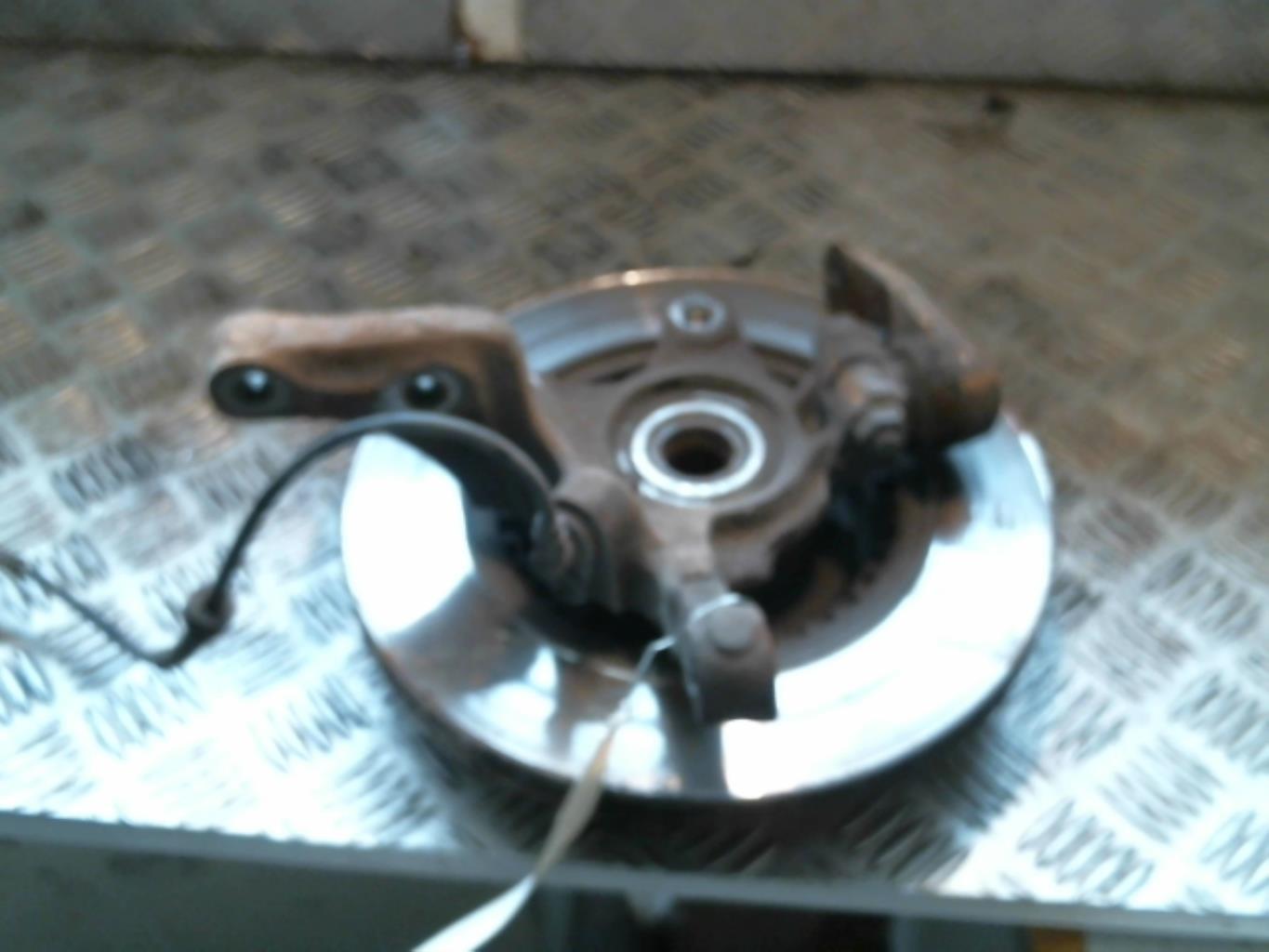 Fusee avant gauche RENAULT TWINGO 1 PHASE 3 Essence - 1