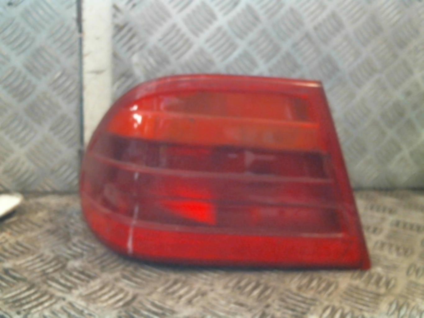Fanale posteriore principale sinistro (luci) MERCEDES CLASSE E 210 PHASE 2 Diésel - 1