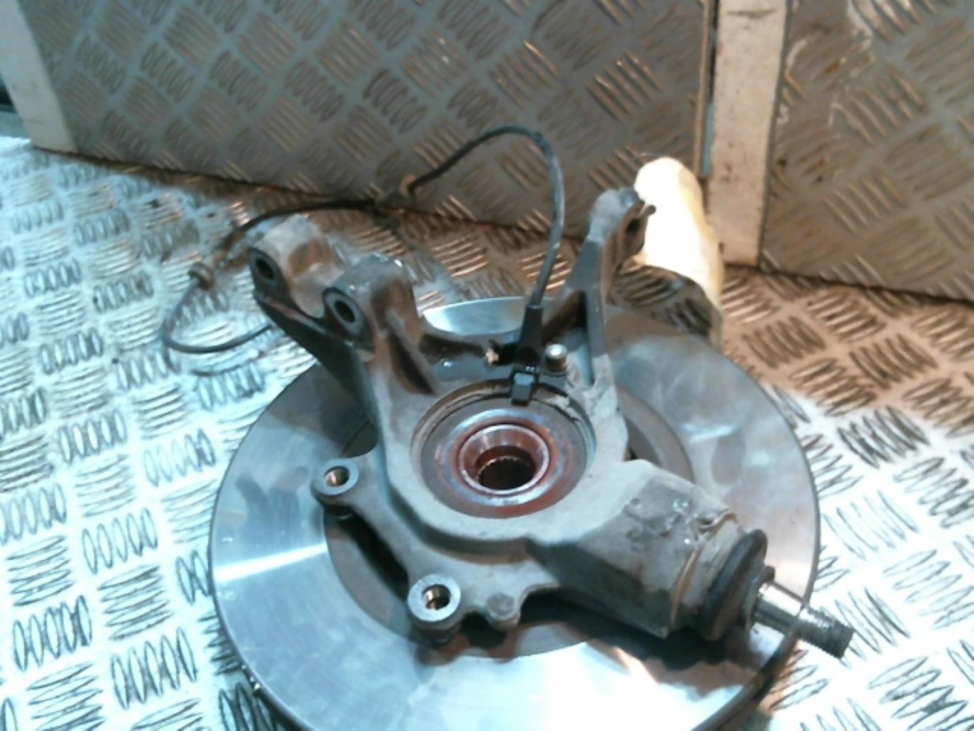 Fusee avant droit PEUGEOT 307 PHASE 1 Diesel - 1