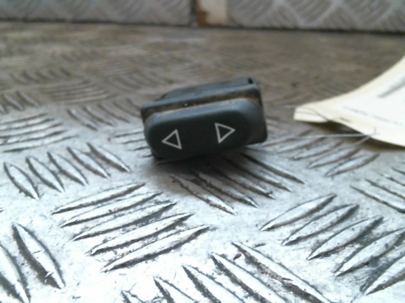 Interruttore lavacristalli anteriore destro PEUGEOT 306 PHASE 1 Gasolina - 1