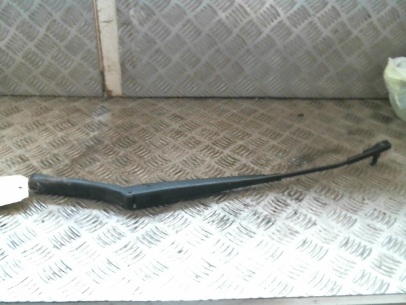Braccio tergicristallo anteriore sinistro AUDI A3 2 PHASE 1 Diésel - 1