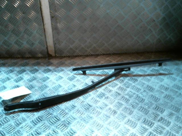 Braccio tergicristallo anteriore destro PEUGEOT 607 PHASE 1 Diésel - 1