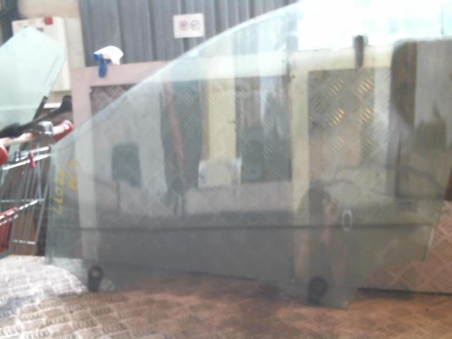 Vitre avant droit RENAULT CLIO 3 PHASE 1 Essence - 1