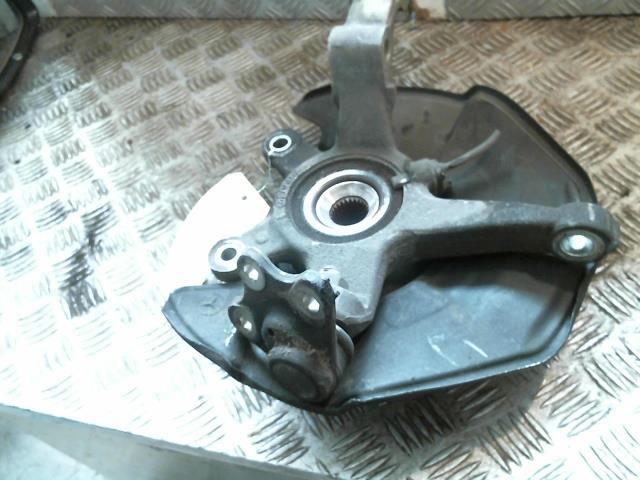 Fusee avant gauche MERCEDES CLASSE A 169 PHASE 2 Essence - 1