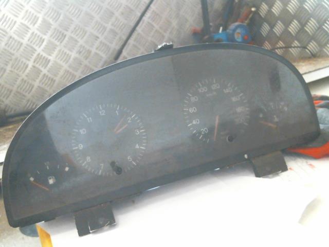 Compteur PEUGEOT 405  - 1