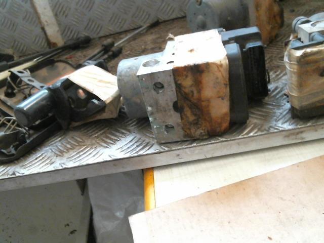 Blocco ABS (antibloccaggio freni) RENAULT CLIO 2 PHASE 2 Diésel - 1