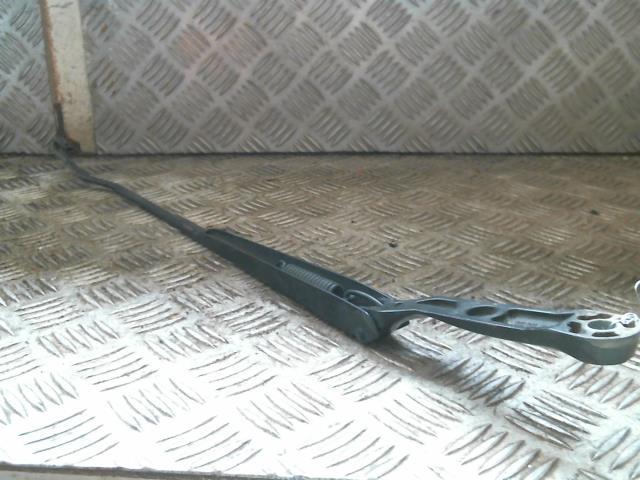 Braccio tergicristallo anteriore destro VOLKSWAGEN GOLF 4 Gasolina - 1