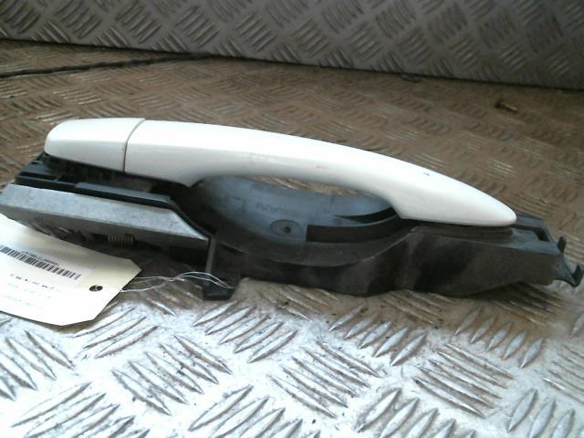 Maniglia portiera posteriore sinistra NISSAN QASHQAI 2 PHASE 1 Diésel - 1
