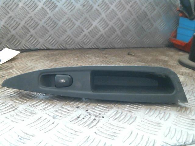 Interruttore lavacristalli posteriore sinistro NISSAN QASHQAI 2 PHASE 1 Diésel - 1