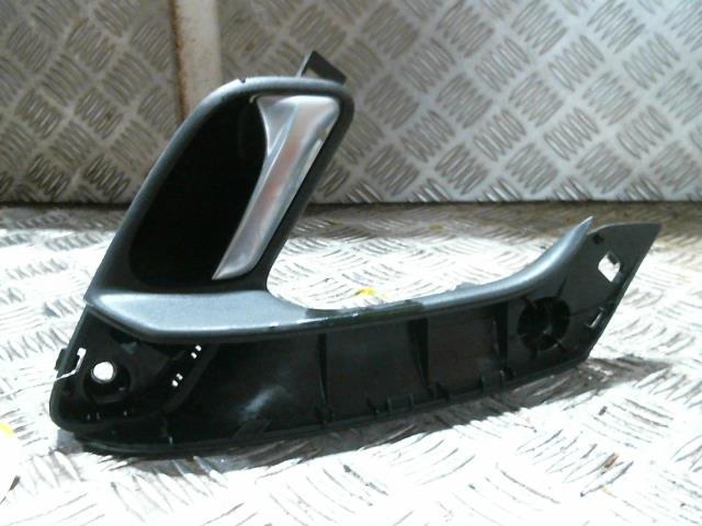 Maniglia interna posteriore destra VOLKSWAGEN POLO 5 PHASE 1 Gasolina - 1