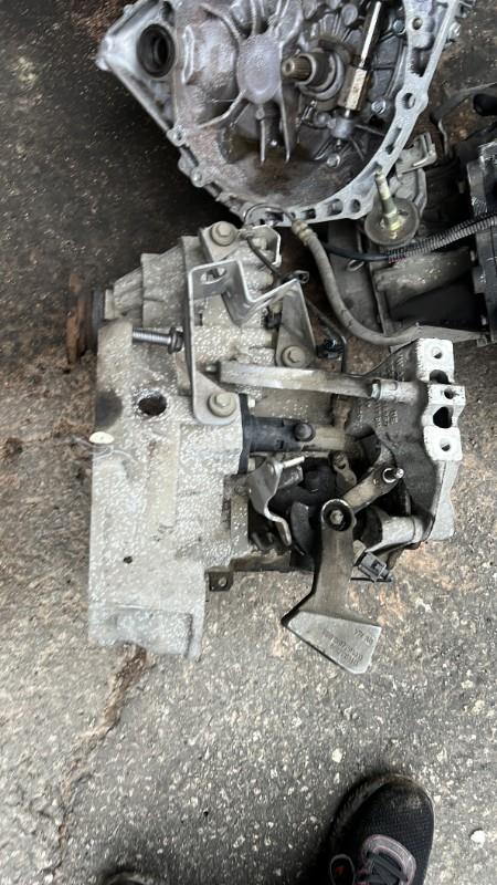 Boite de vitesses VOLKSWAGEN GOLF 5 Diesel - 1