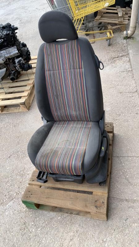 Siege avant gauche VOLKSWAGEN FOX Essence - 1