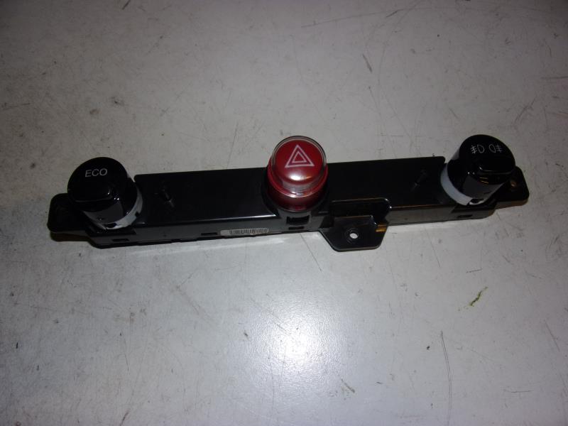 Bouton de warning FIAT 500 2 PHASE 1 Essence - 1