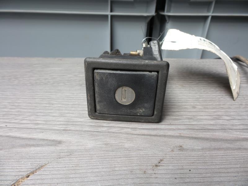 Poignee porte coffre RENAULT CLIO 1 PHASE 3 Diesel - 1