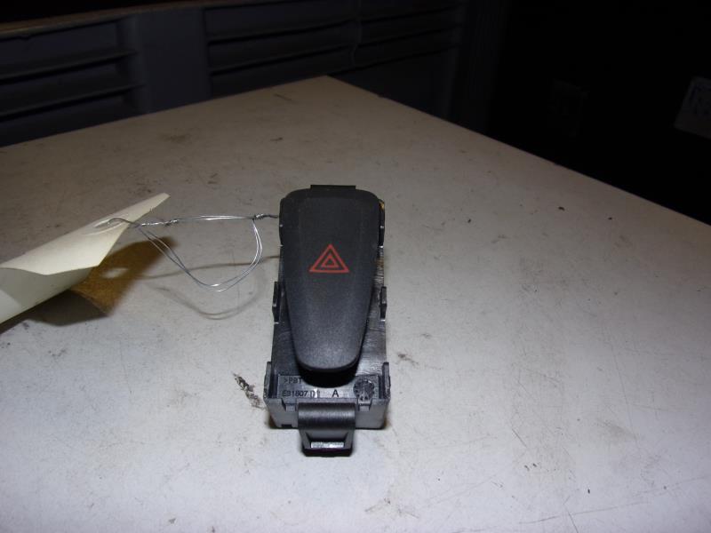 Bouton de warning DACIA SANDERO 2 PHASE 1 Essence - 1