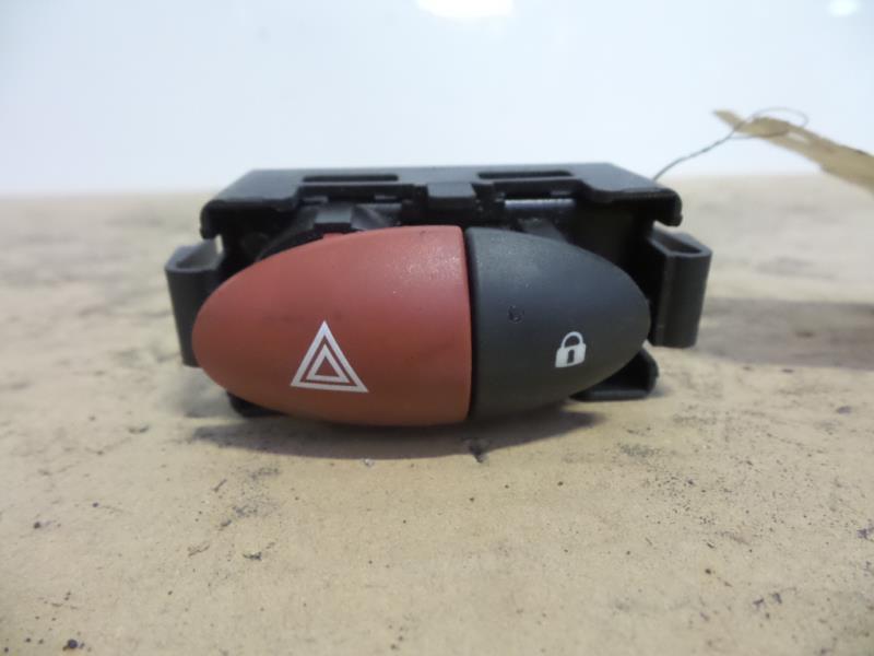 Bouton de warning RENAULT TWINGO 2 PHASE 1 Essence - 1