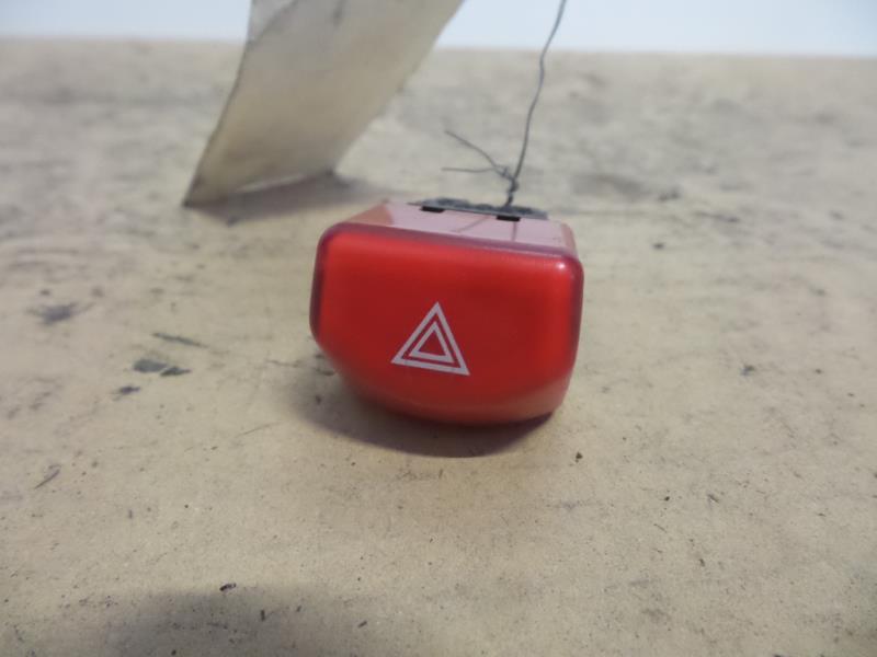 Bouton de warning NISSAN MICRA 3 PHASE 1 Essence - 1
