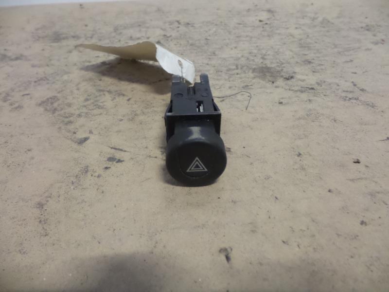 Bouton de warning PEUGEOT 306 Diesel - 1