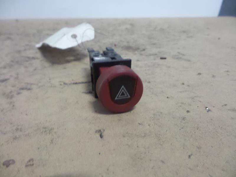 Bouton de warning PEUGEOT 306 PHASE 2 Diesel - 1