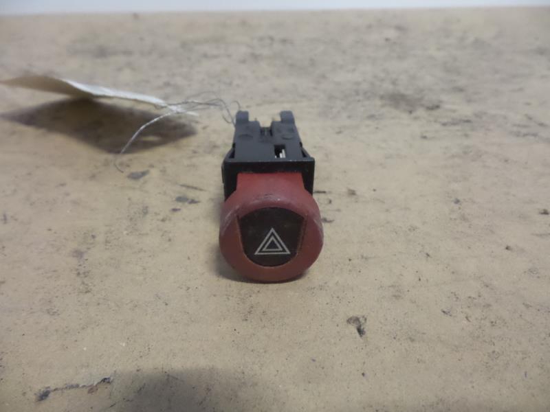 Bouton de warning PEUGEOT 306 BREAK Essence - 1