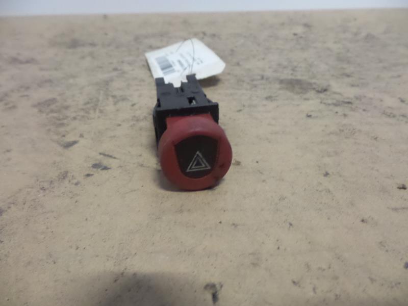Bouton de warning PEUGEOT 306 BREAK Diesel - 1