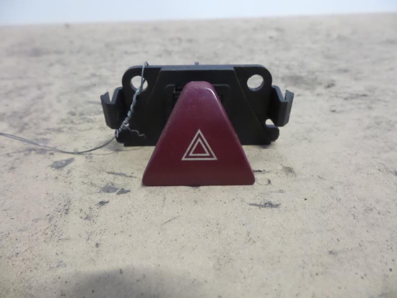 Bouton de warning PEUGEOT 307 PHASE 1 Essence - 1