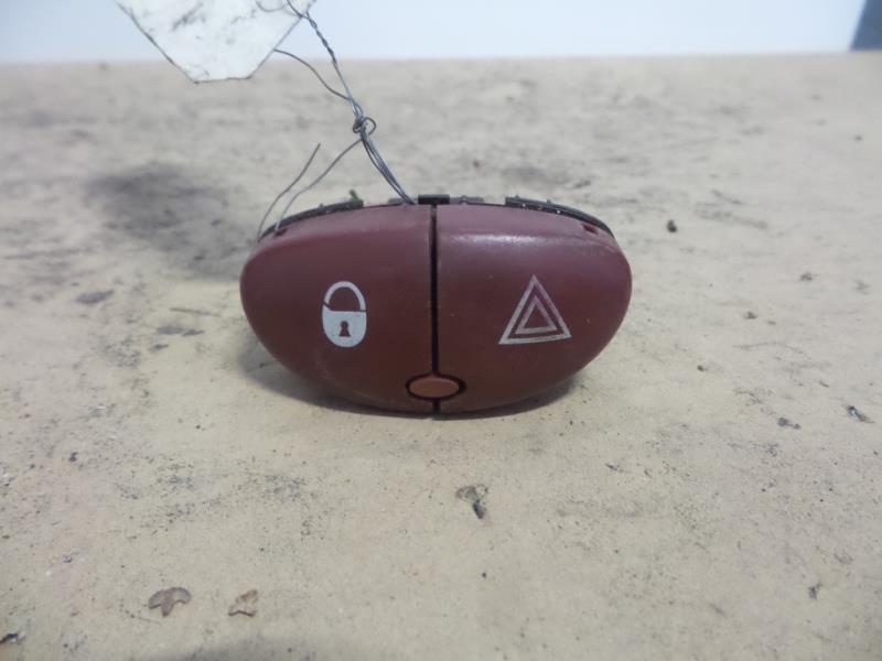 Bouton de warning PEUGEOT 206 PHASE 2 Diesel - 1