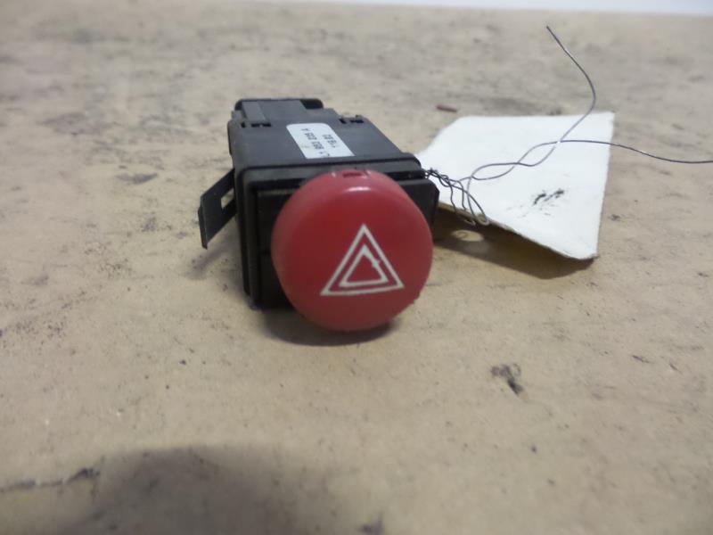 Bouton de warning SEAT IBIZA 3 PHASE 1 Diesel - 1