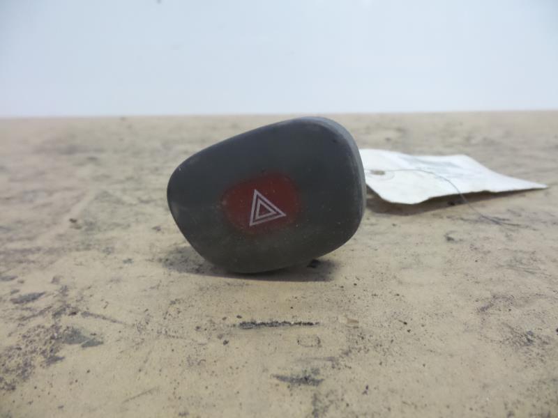 Bouton de warning RENAULT CLIO 2 PHASE 1 Essence - 1