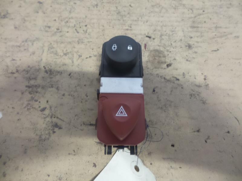 Bouton de warning RENAULT SCENIC 2 PHASE 1 Diesel - 1