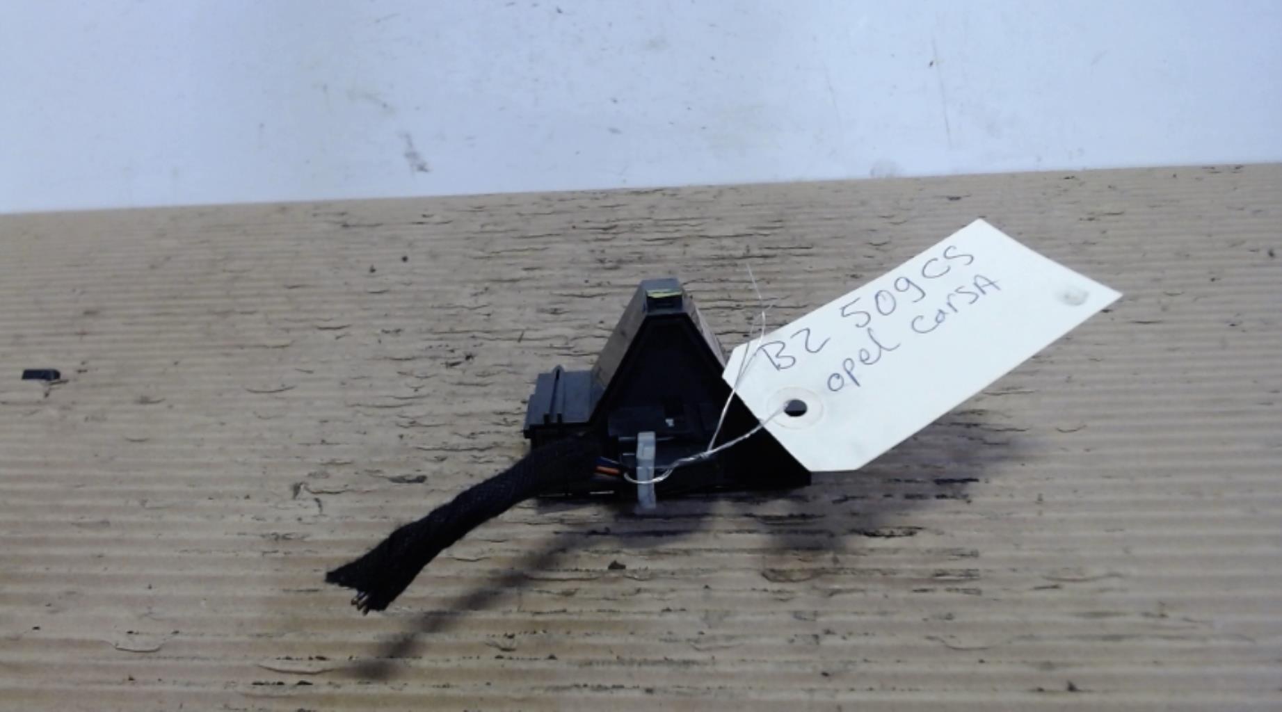 Bouton de warning OPEL CORSA D PHASE 2 Diesel - 1