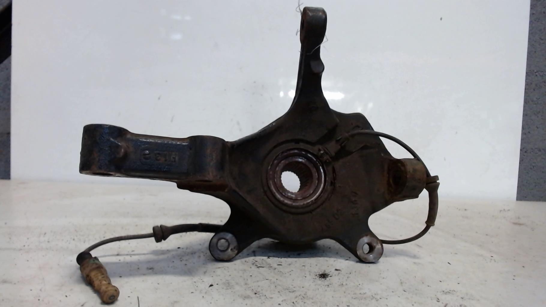 Moyeu avant droit RENAULT LAGUNA 2 PHASE 1 Essence - 1