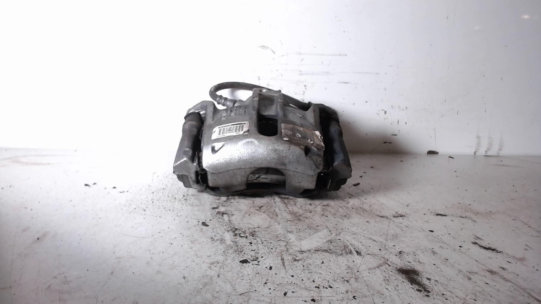 Etrier avant droit (freinage) CITROEN C3 3 PHASE 1 Essence - 1