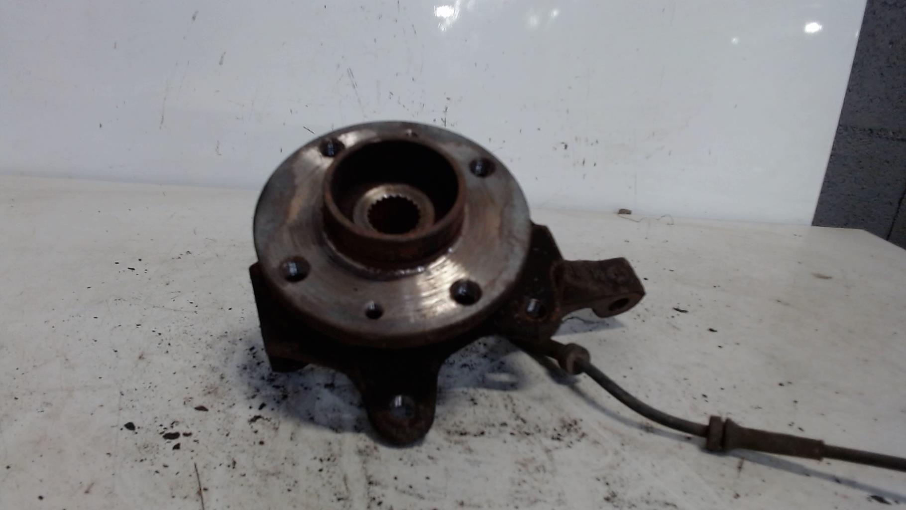 Moyeu avant droit RENAULT MEGANE 1 PHASE 2 Essence - 1