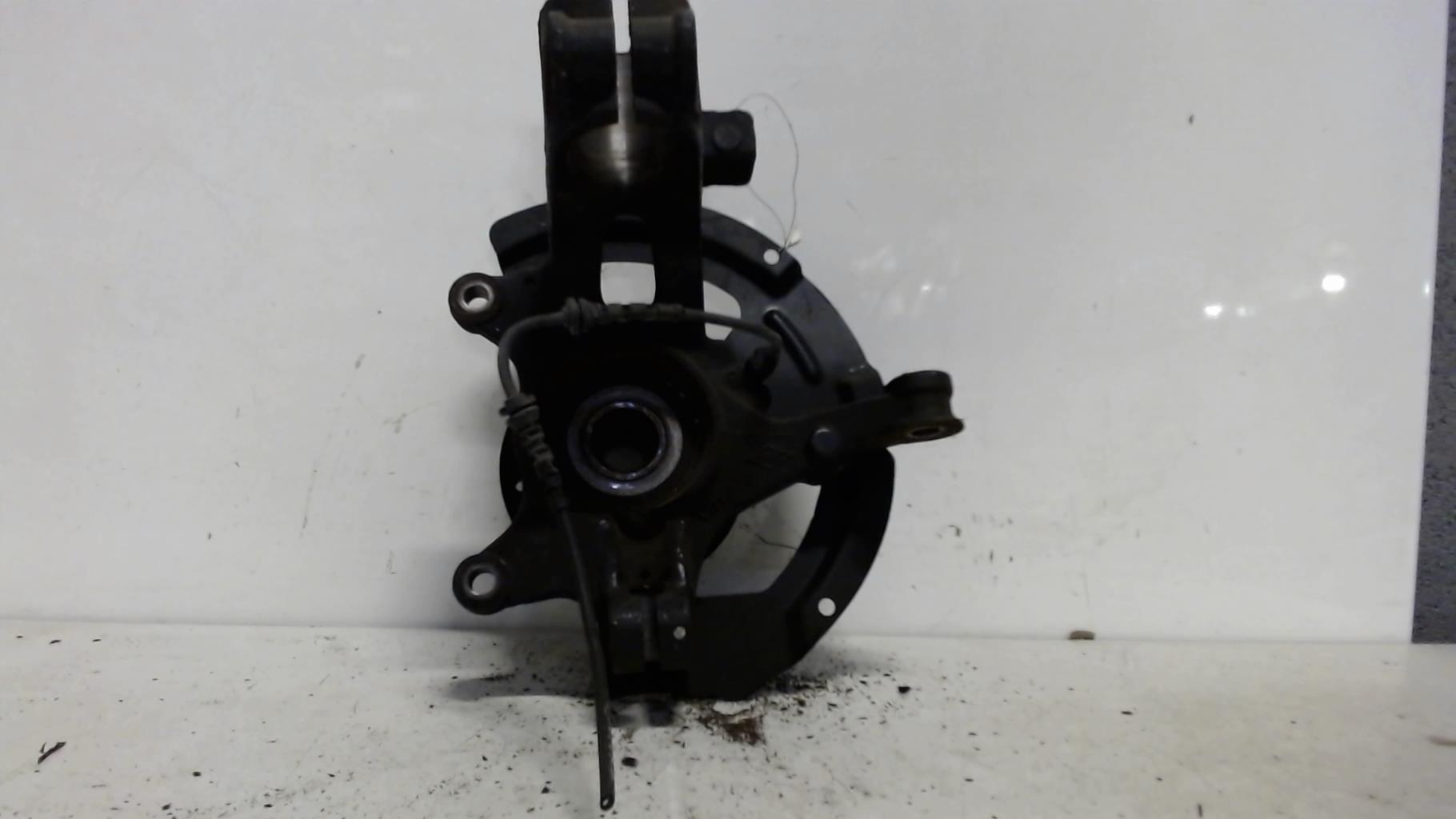 Moyeu avant droit RENAULT MEGANE 4 PHASE 1 BREAK Diesel - 1