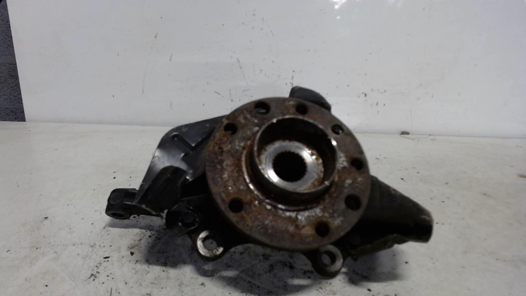 Moyeu avant gauche OPEL CORSA A Diesel - 1