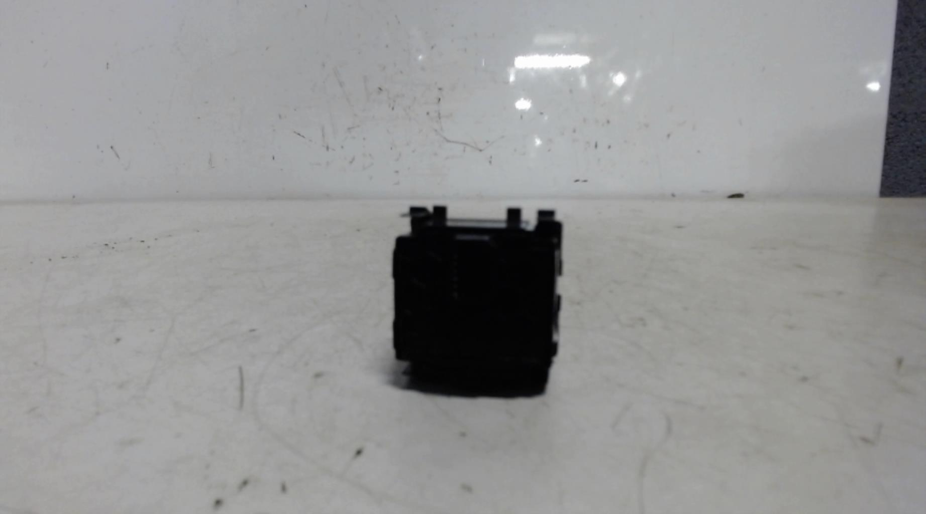 Commande de reglage hauteur de phare RENAULT TWINGO 3 PHASE 2 Electricité - 1