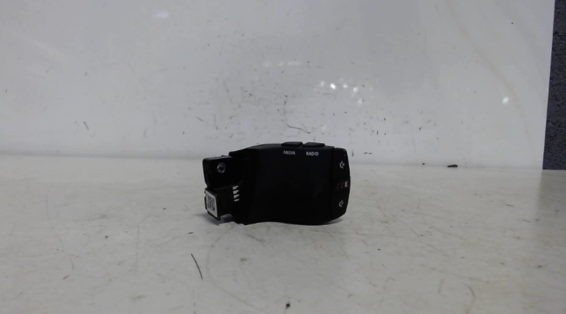Commande autoradio RENAULT FLUENCE PHASE 2 Diesel - 1