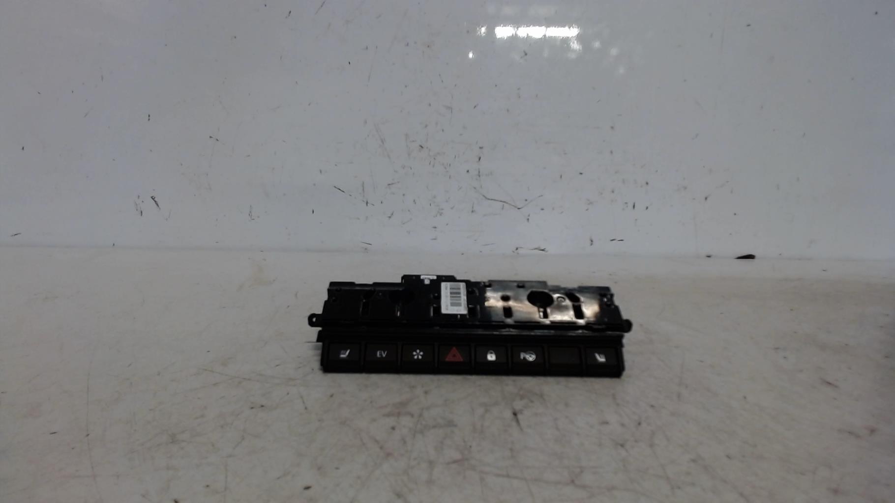 Bouton de warning RENAULT ARKANA Essence/Hybride - 1