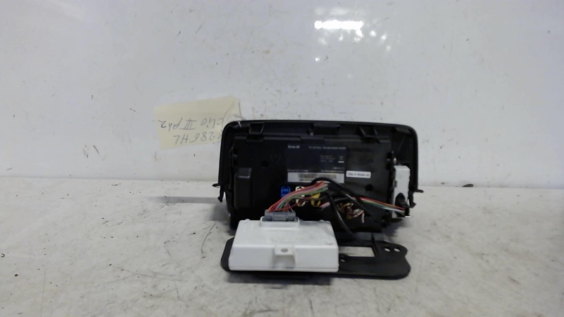 Ecran GPS RENAULT CLIO 3 PHASE 2 Diesel - 1