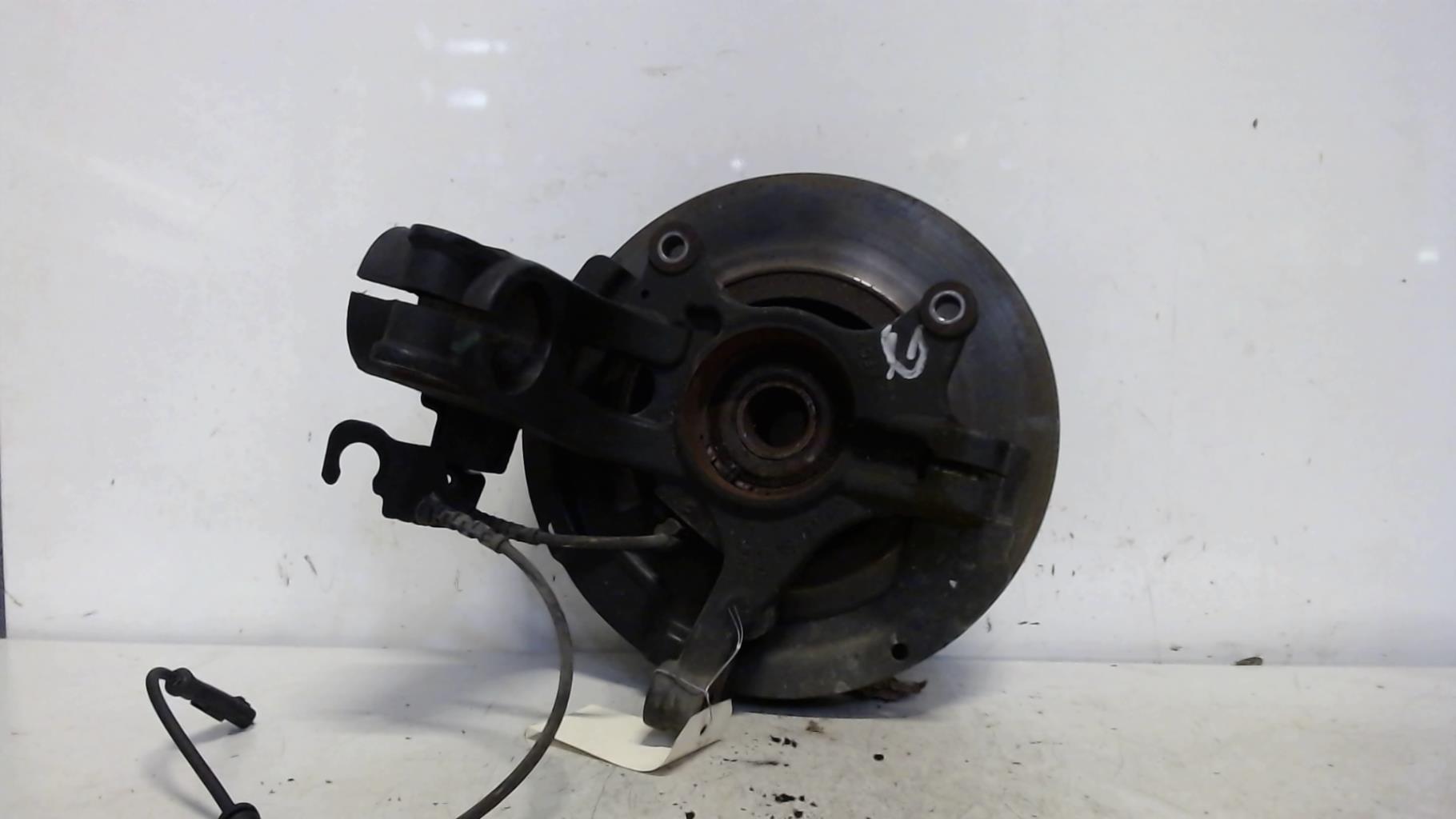 Moyeu avant gauche RENAULT MEGANE 4 PHASE 1 BREAK Essence - 1