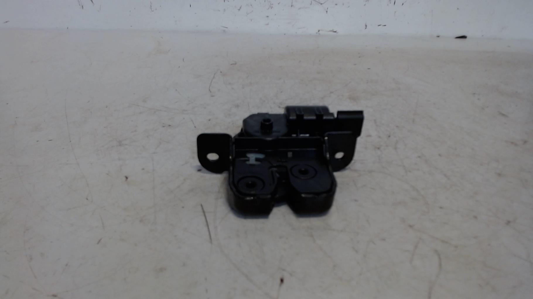 Serrure de coffre RENAULT ARKANA Essence/Hybride - 1
