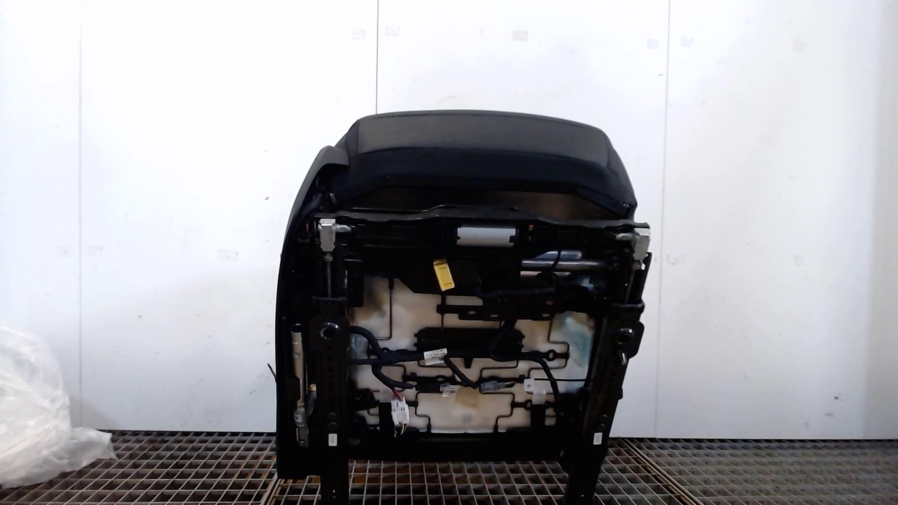 Siege avant droit RENAULT ARKANA Essence/Hybride - 1