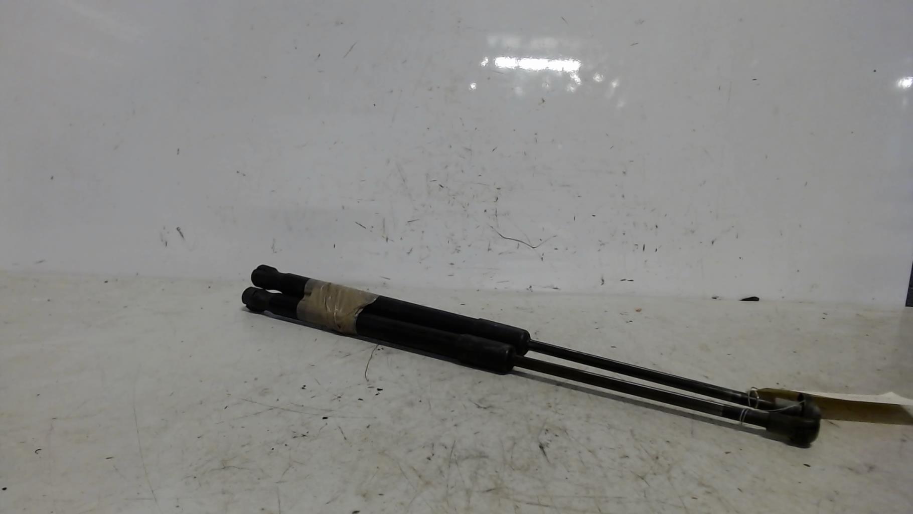 Verin de coffre BMW SERIE 1 E81 Diesel - 1