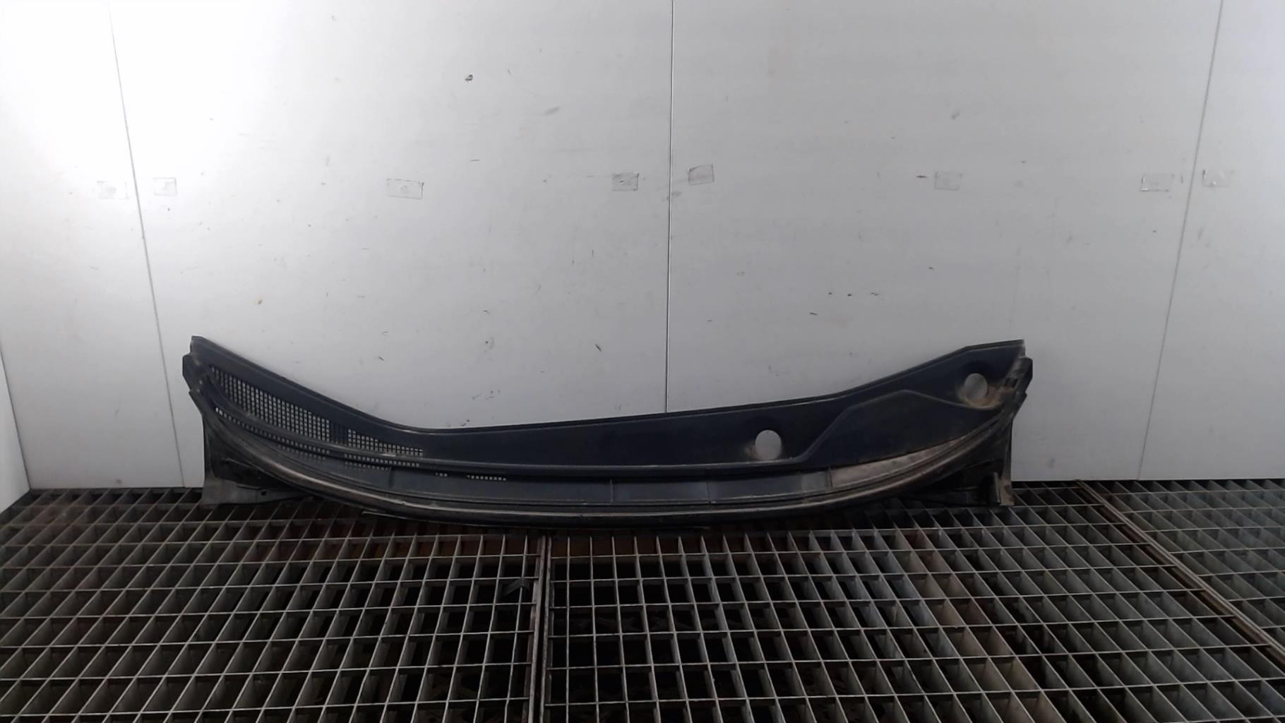 Baie de pare brise NISSAN MICRA 5 Essence - 1