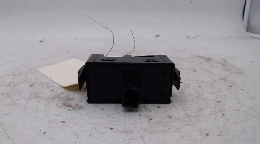 Bouton de warning DACIA SANDERO 2 PHASE 2 Essence - 1