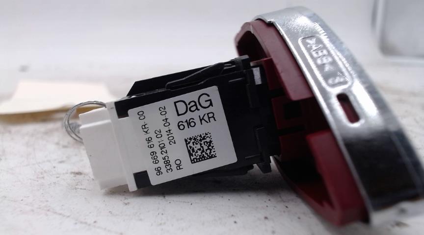 Bouton de warning CITROEN C3 2 PHASE 2 Essence - 1